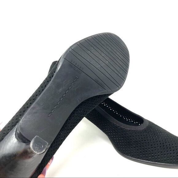 STUART Weitzman Black Perforated Suede Kitten Heels Size 8.5 - Picture 7 of 8